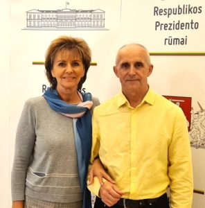 VADOVAS Prieš pradedant gyventi kartu ir Lygiavertės partnerystės modelis. Parengė Porų psichologas Mykolas Truncė